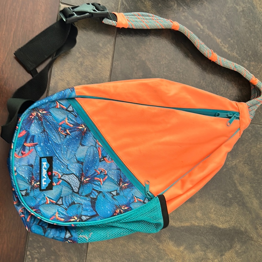 Gently used Kavu bag